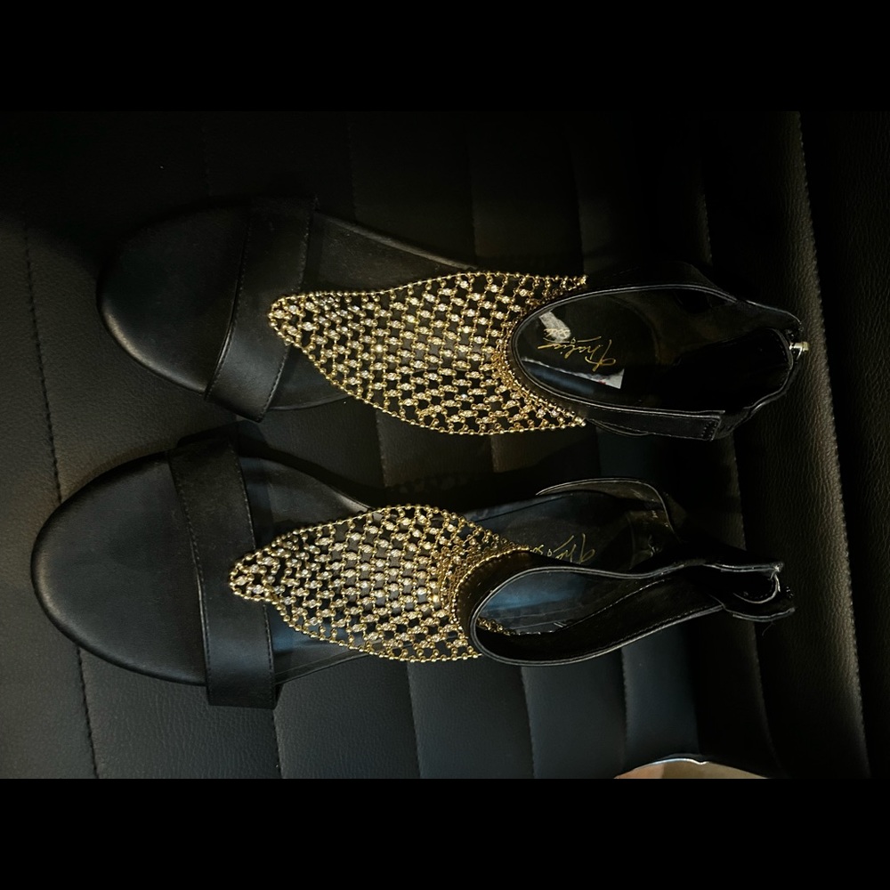 WOMANS WEDGE SANDALS